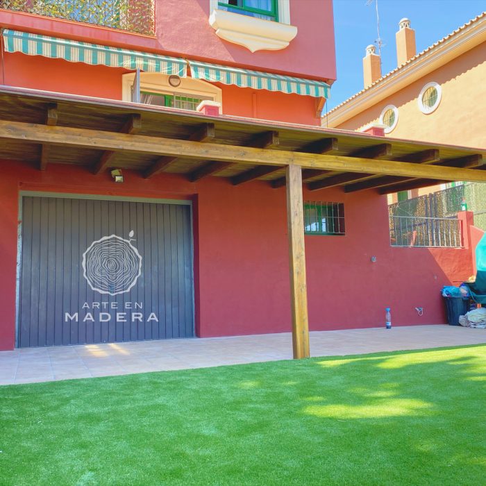 Pérgola de madera personalizable para maximizar el confort exterior